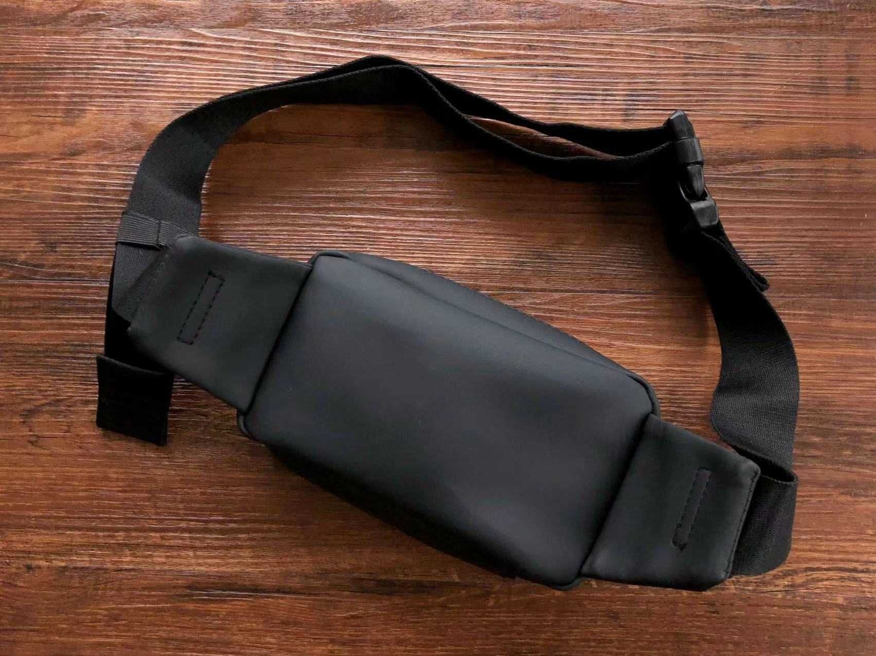 FOG Essential cross street bag чантичка