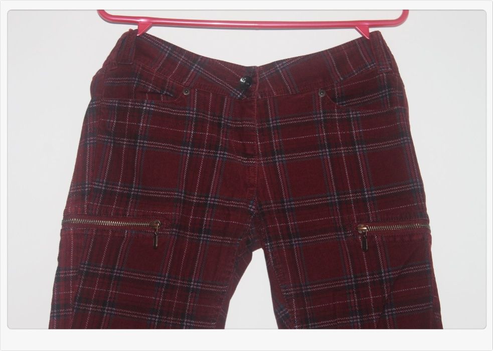 Blugi burgundy tartan Punk Rock Goth model tartan marca S.Oliver