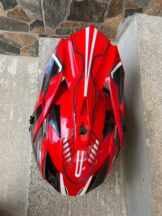 Vând cască de motor