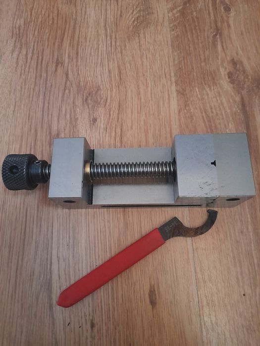 Menghina precizie pentru freza.NOUA !