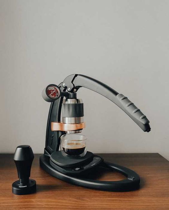 Професионален тампер за кафе Normcore с регулируемо контактно налягане