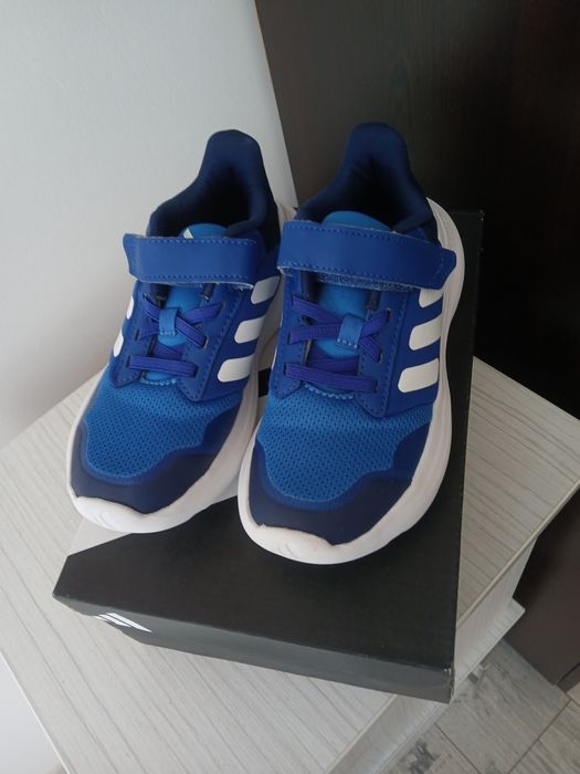 Маратонки adidas 31 номер