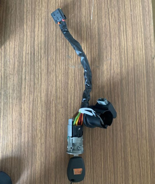 Contact cu cheie Dacia Logan prima generatie