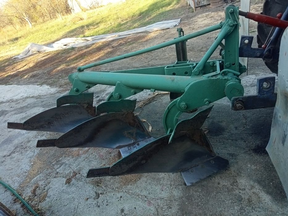 De vânzare plug reversibil