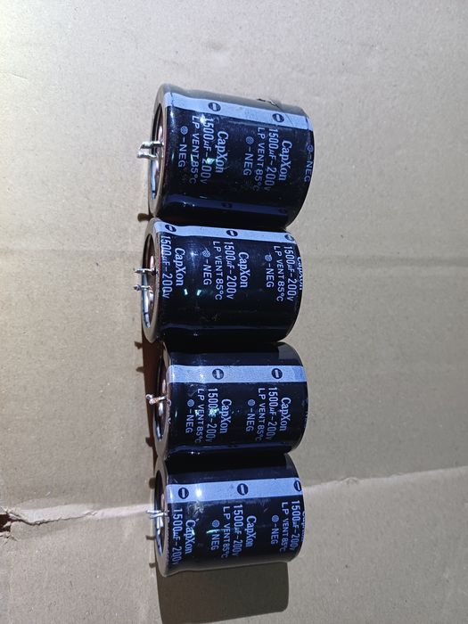 Condensator electrolitic 1500uF  200v
Esr masurat 0,08R
Pretul este pe