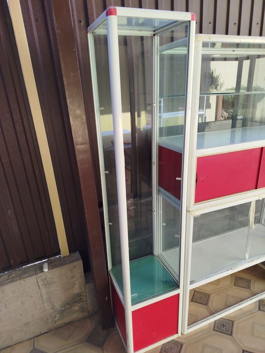 Витрины стеклянные, шкаф