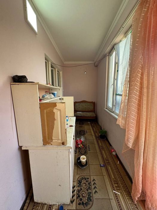 2 xona 6 metr balkonli kvartira sotiladi