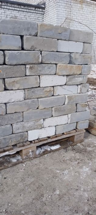 Продам    кирпич