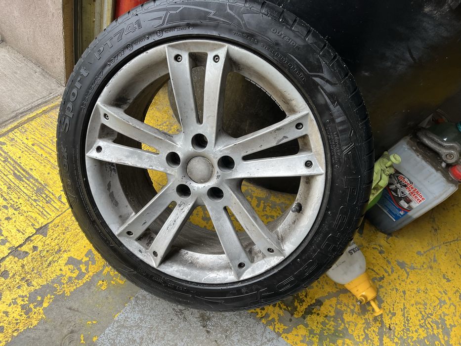 jante R17.