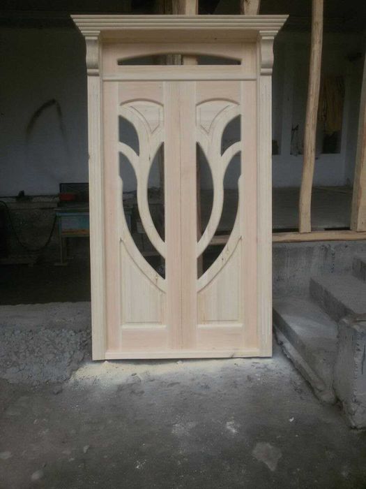 Окна из дерева качественно и по доступным ценам двери тоже есть