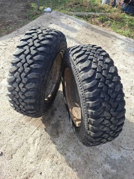 Vând anvelope Off road 205/70/R15