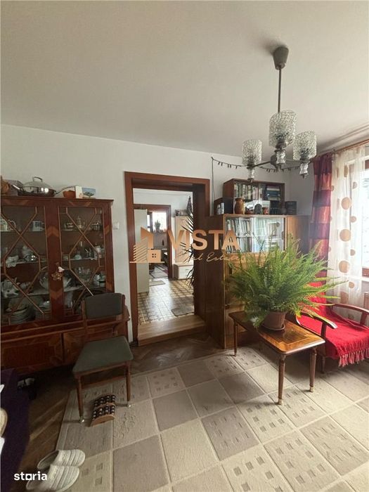 Corp casa, 4 camere, 2 bai, S+P+M, teren 200mp, zona Bisericii Romane,
