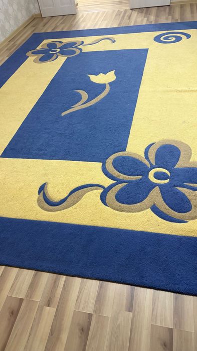 Продам ковер большой