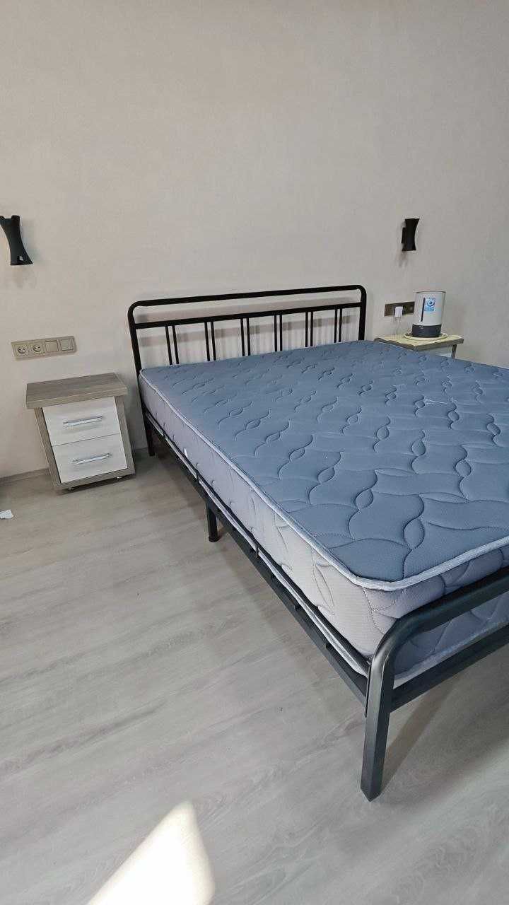 Кровать двуспальная в стиле лофт