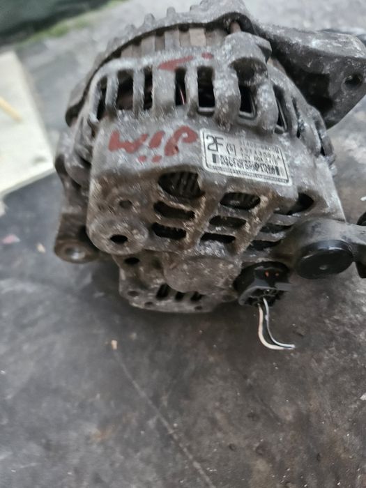 Alternator Suzuki Jimny decât alternator nu am alte accesorii piese