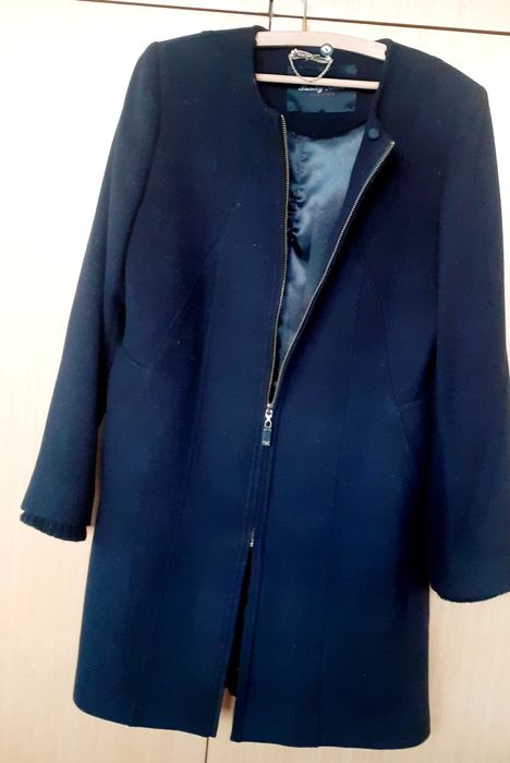Продавам елегантно дамско палто