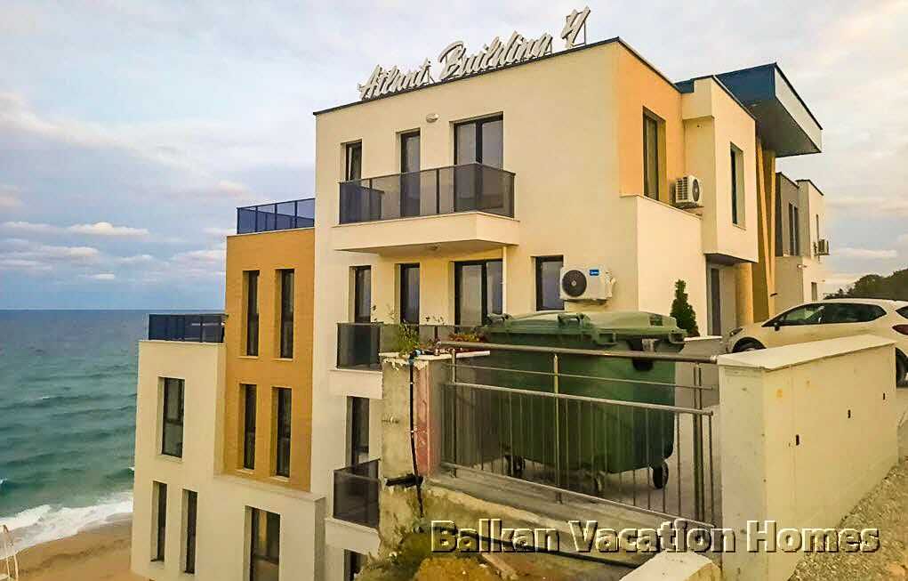 Продава се Тристаен апартамент в Обзор - 101 кв.м за 1832 €/кв.м - Снимка #21