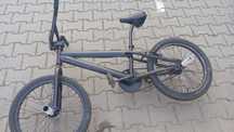 BMX negru cu alb in stare buna