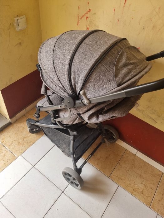 Коляска в хорошем состоянии