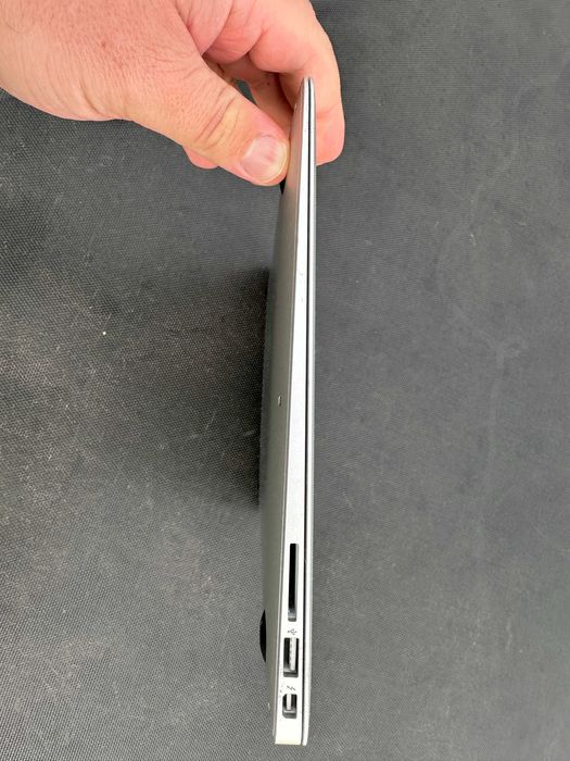 Vand Macbook air 2015 !