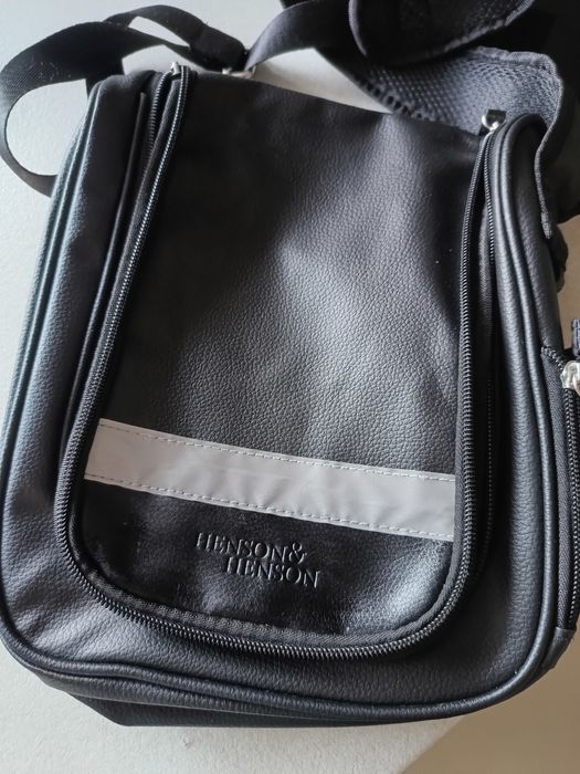 Geantă crossbody Henson&Henson