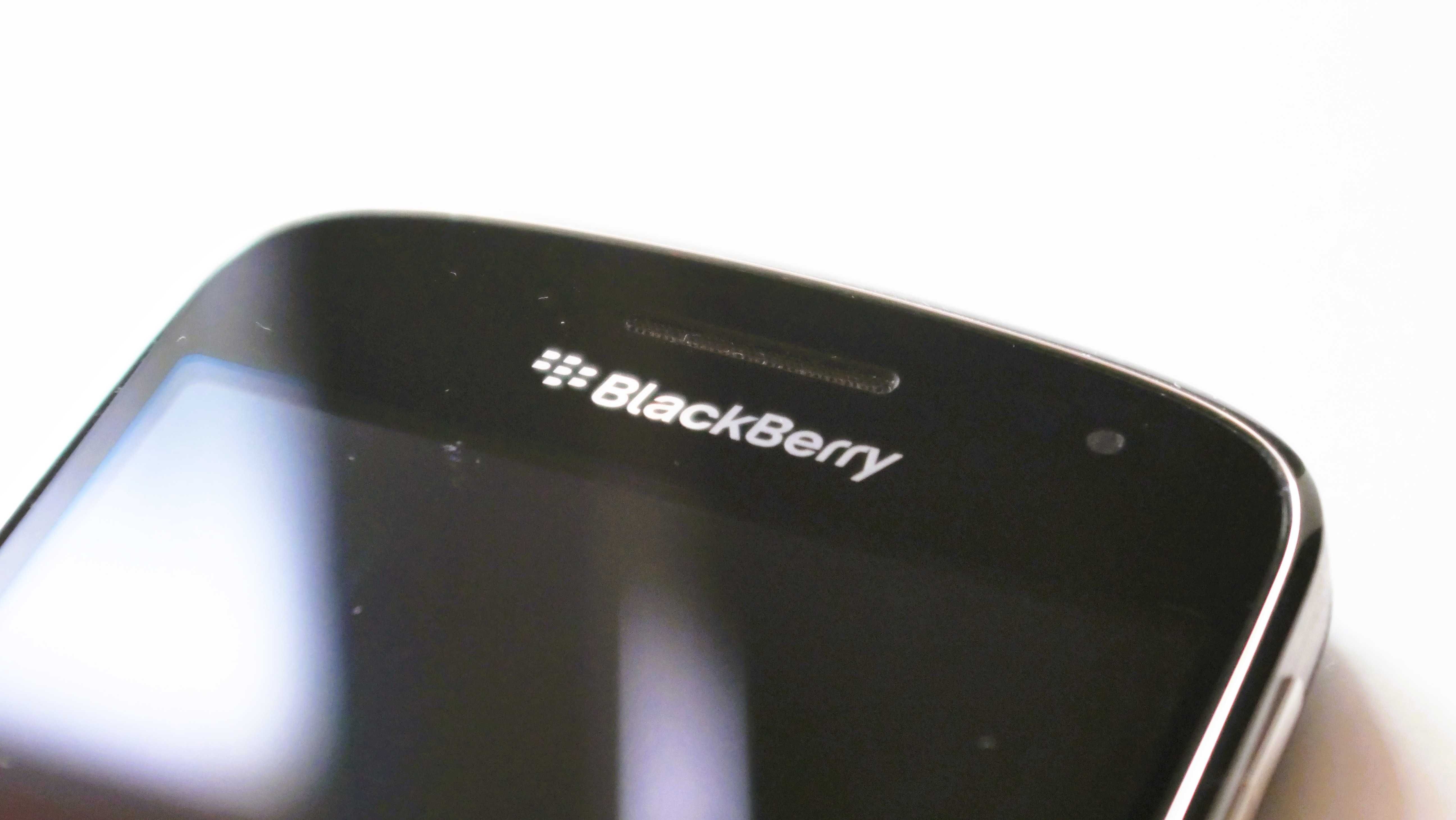 BlackBerry Bold 9900 - 8GB - Black Carbon (Отключен)