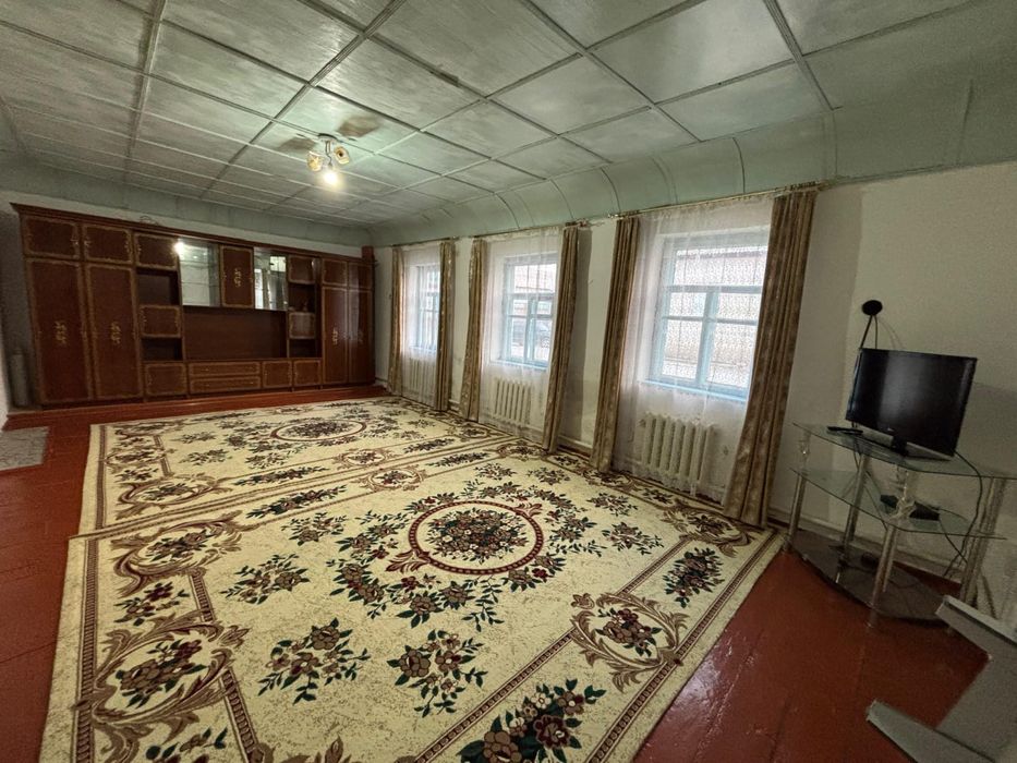 Үй жылы, таза, свет, газ, жылу су бар