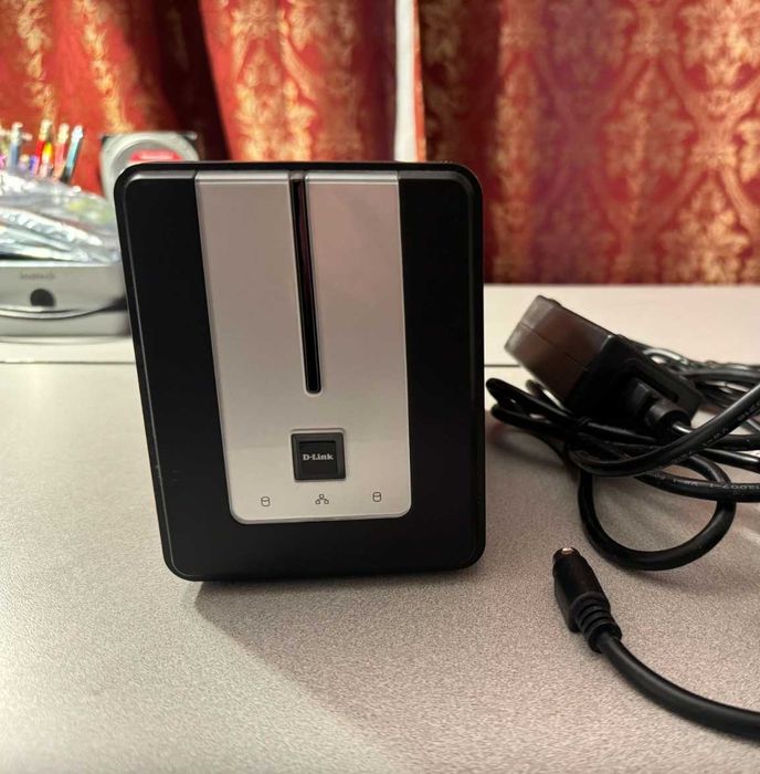 Cloud D-Link DNS-323 2-Bay NAS Network Storage 1.5 TB QNAP / SYNOLOGY