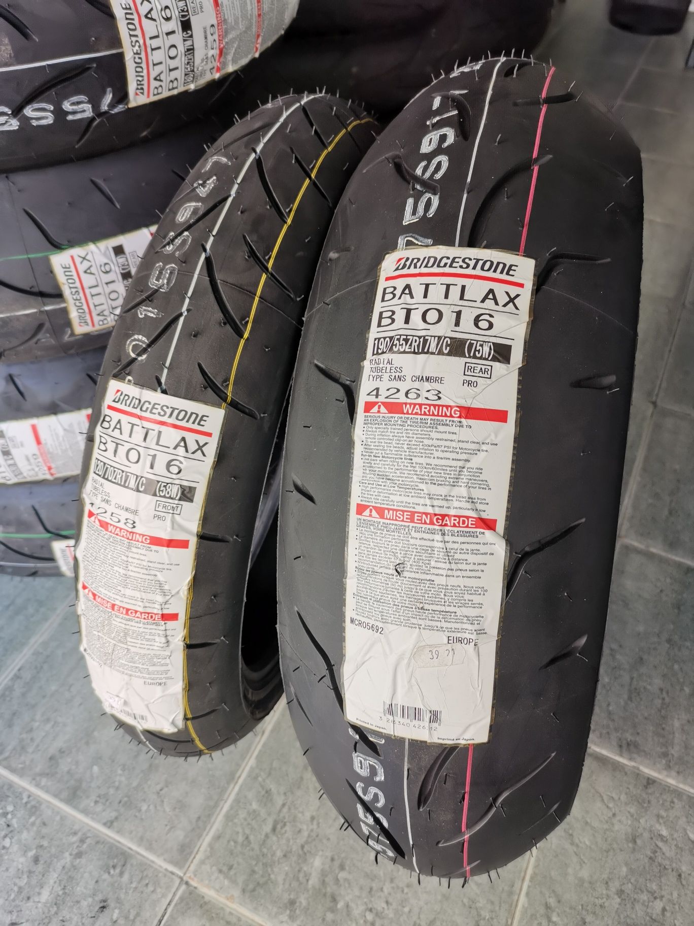 Bridgestone Battlax BT016 Pro 120 70 17 / 180 55 17 | 190 55 17