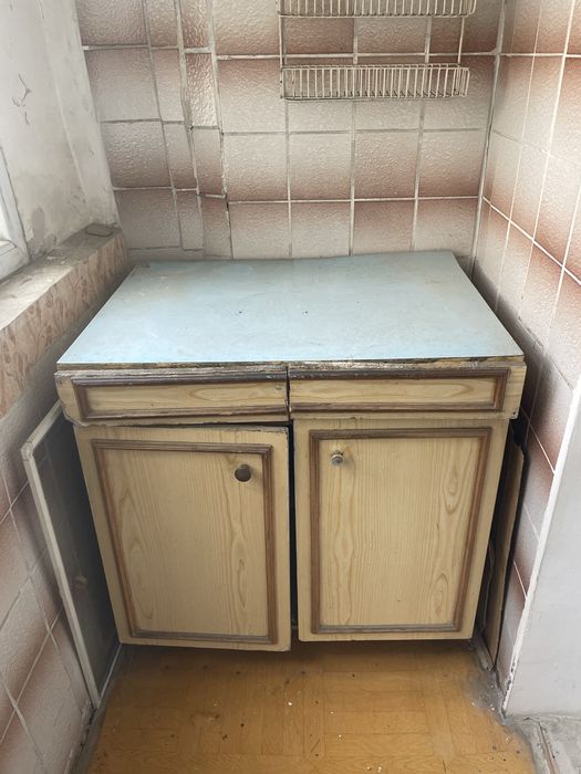 Шкаф  Сервант и тумбочка