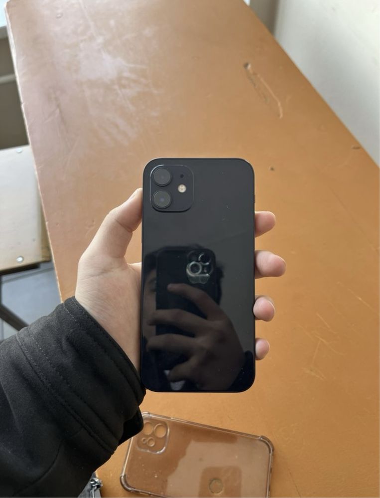 Продам iphone 12