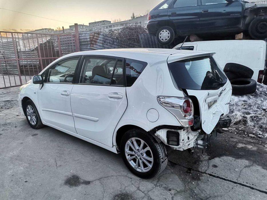 Toyota Verso 2.0 D4D / Тойота Версо 2012 година на части