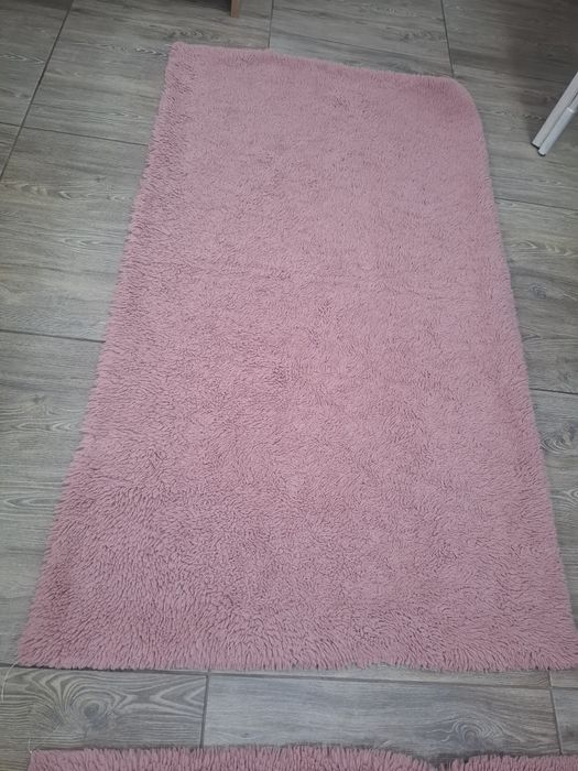 Декоративни противохлъзгащи  пухкави килимчета ,розови,размер 70/125см
