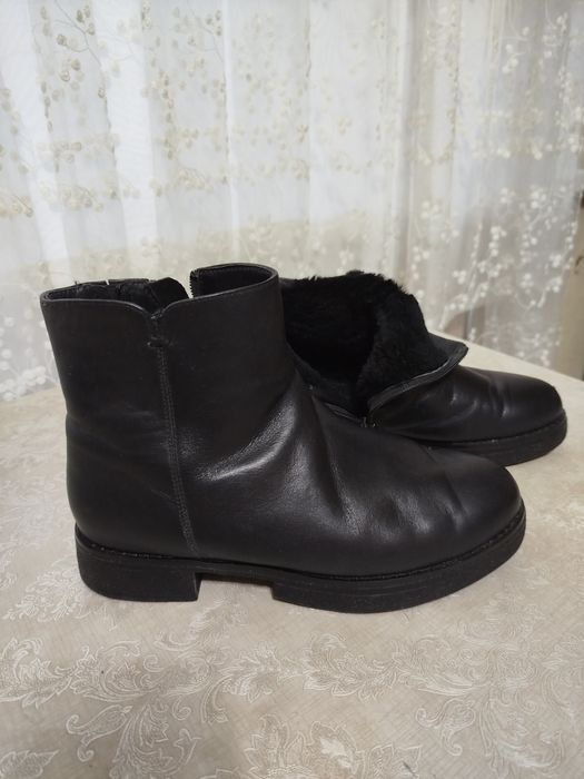 Женская  обувь .