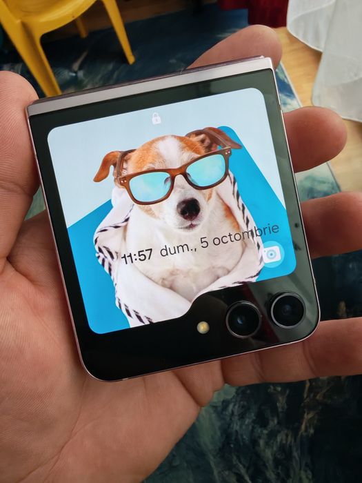 Vând sau Schimb Samsung Galaxy Z Flip 5 5G 512GB