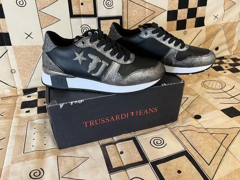 Adidași Trussardi Jeans noi originali