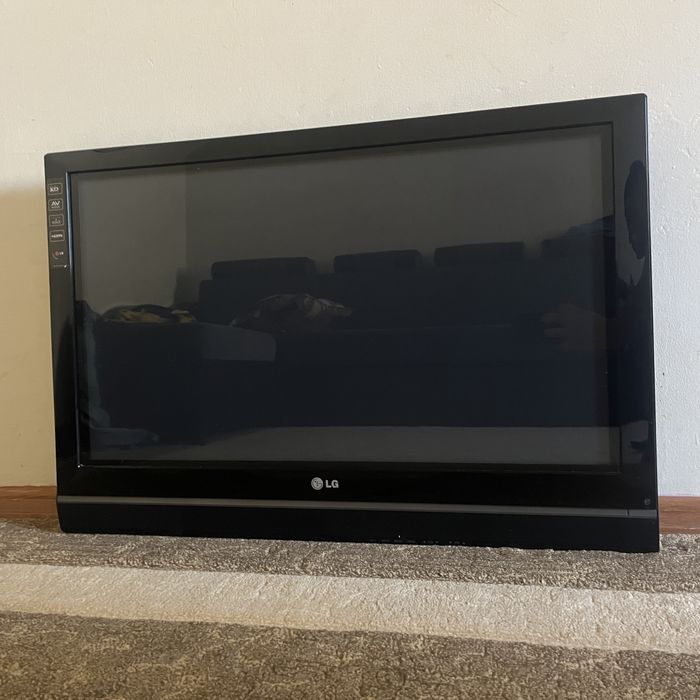 Телевизор LG хорошем состоянии