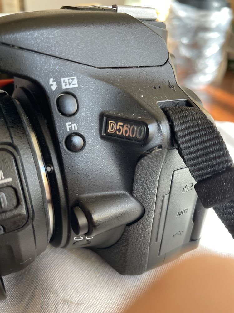 Nikon d5600 с два обектива, в отлично състояние!