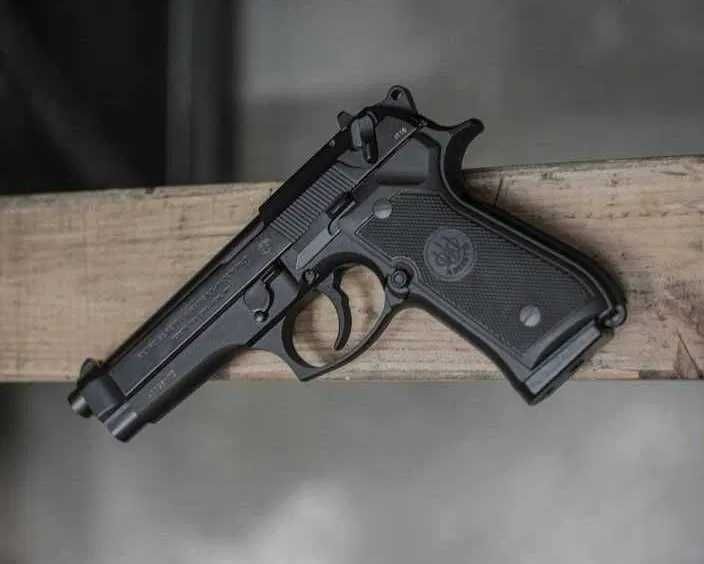 Pistol AIRSOFT FoartePUTERNIC TaurusPT92 =>4,7j co2 6mm