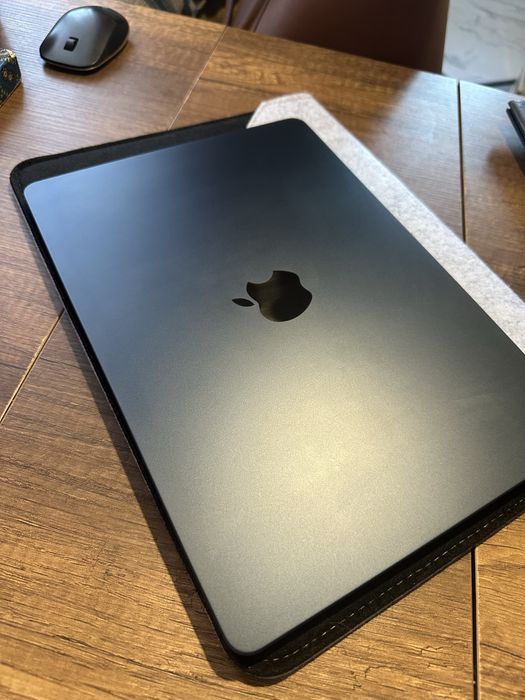 MacBook Air 13" (2024, M3, 16GB, 512GB SSD) + ПОДАРЪК ЧАНТА ЗА ЛАПТОП