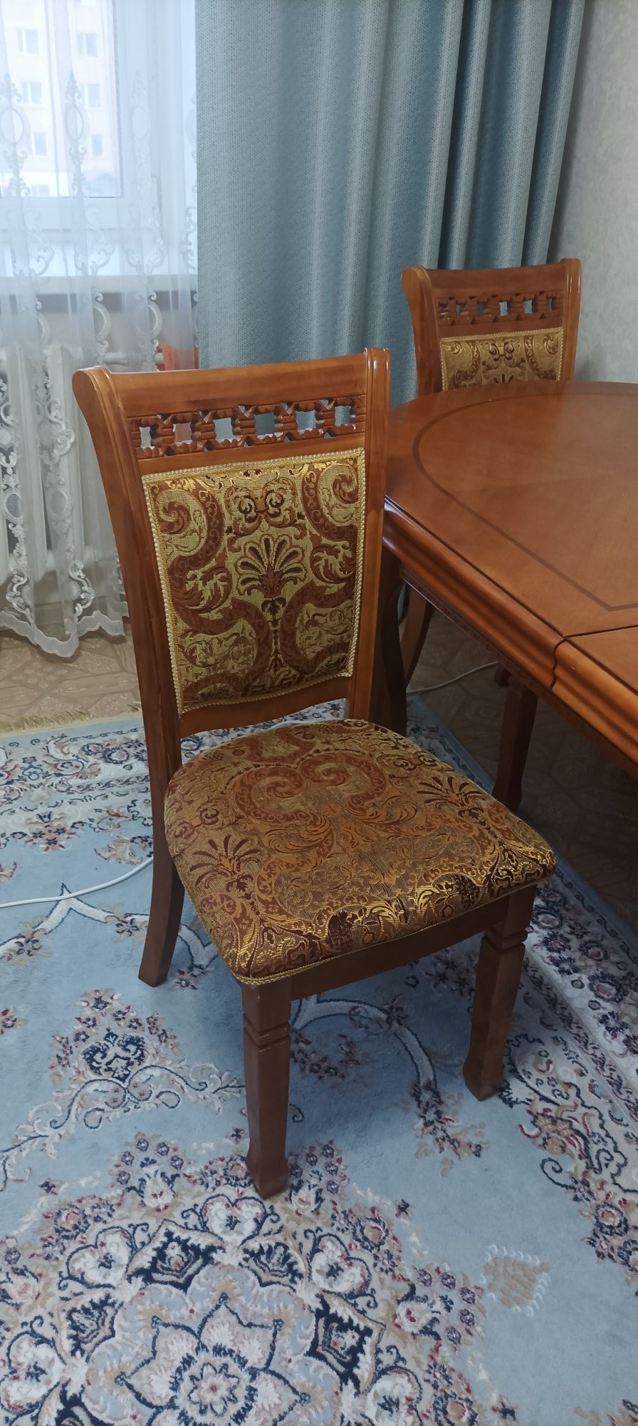 Комплект стол и стулья