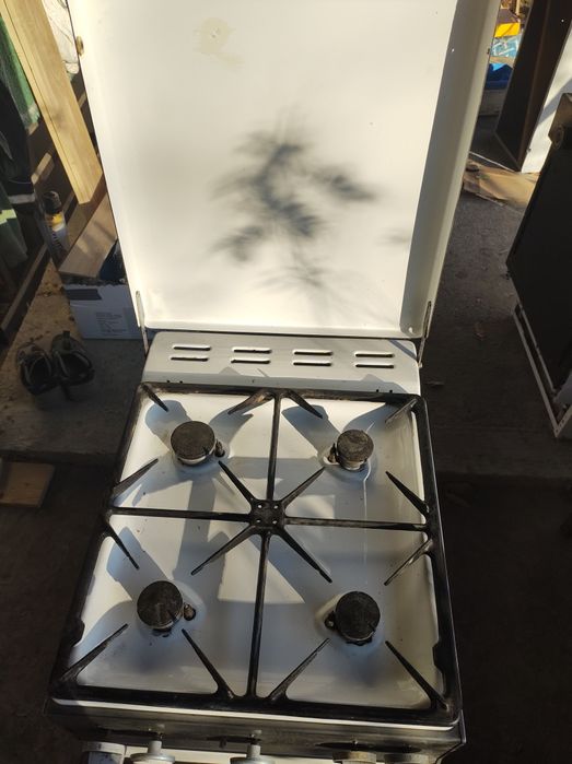 Vand aragaz  folosit pe gaz la conducta