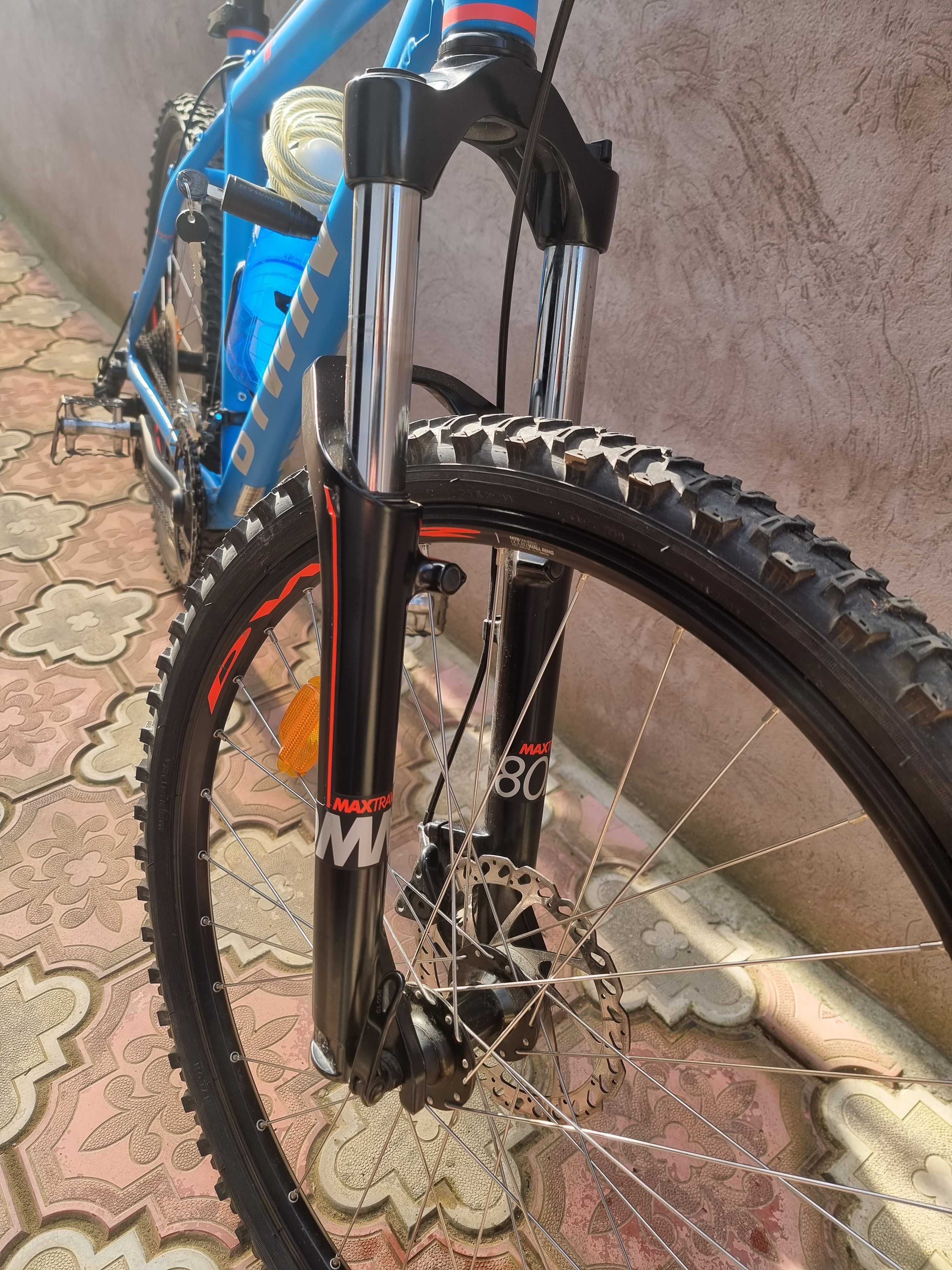 B'Twin Rockrider 500 Marimea M