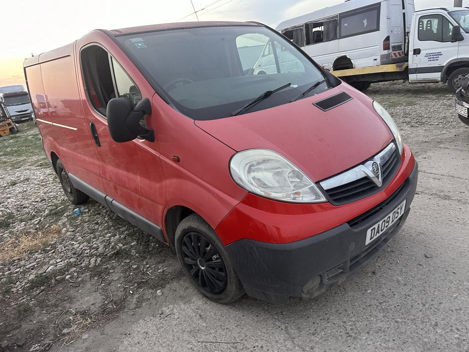 Opel vivaro 2.0 2009 piese dezmembrez .Renault trafic 2.0 dci