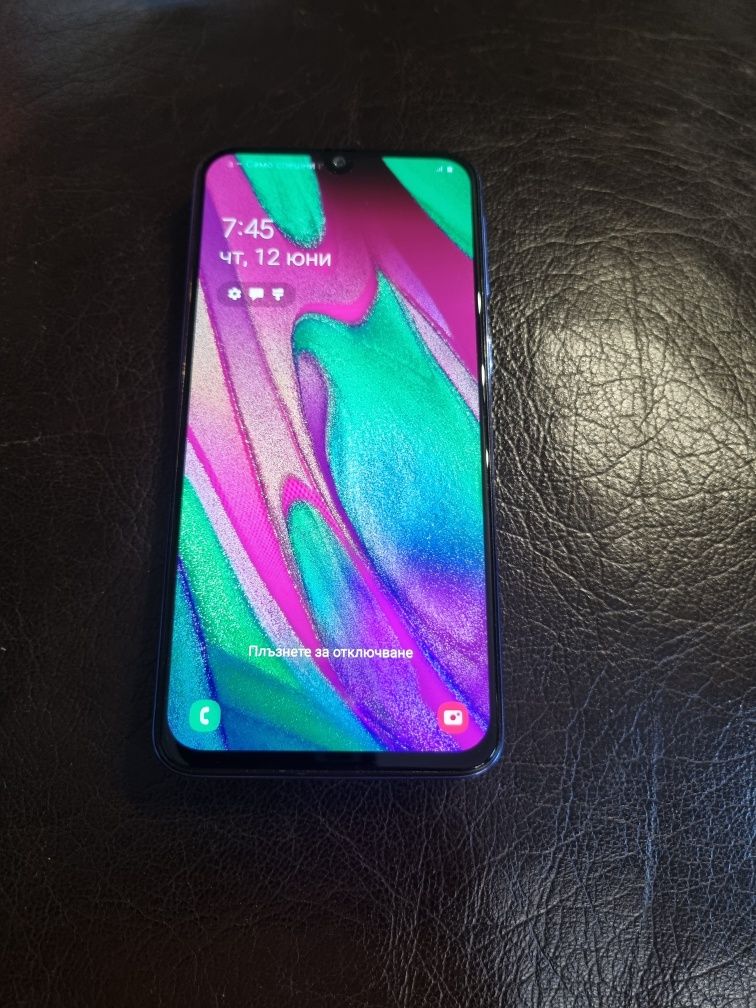Samsung - A40 Samsung