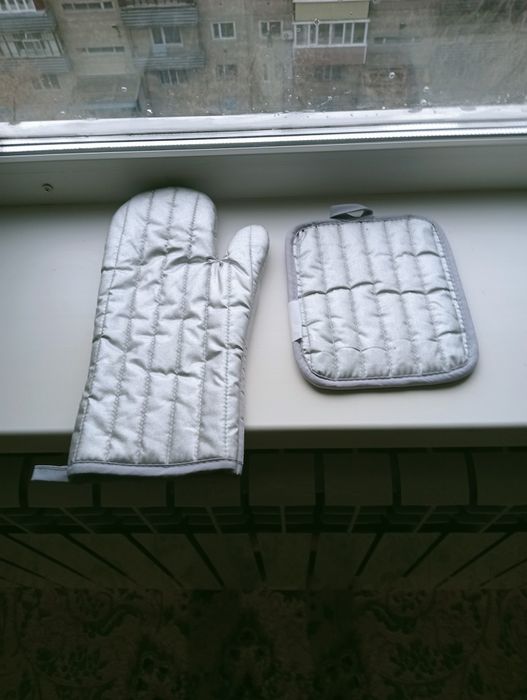 Продам прихватки, перчатки и другое