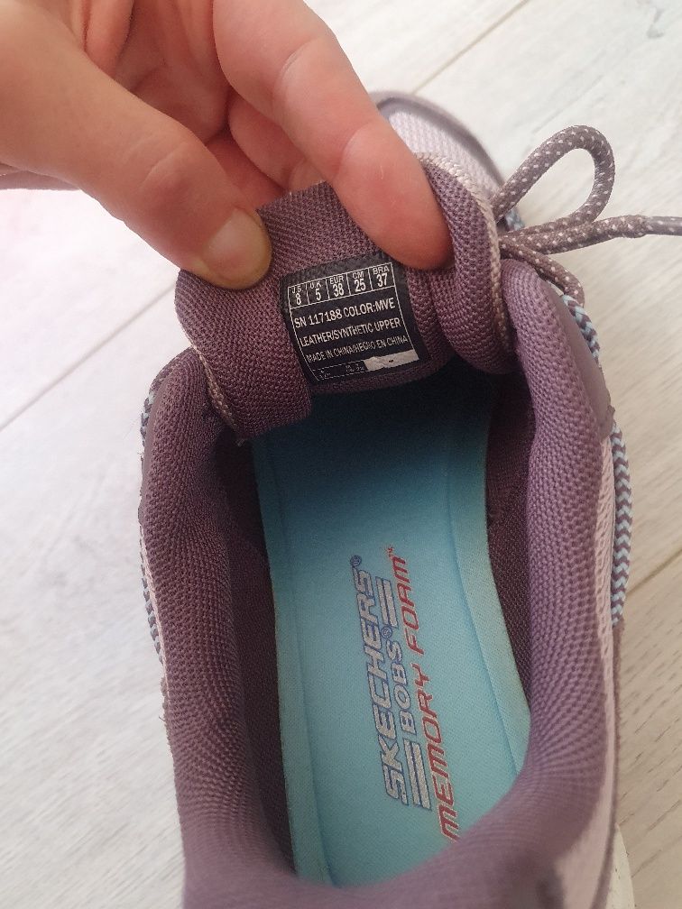 Adidasi Skechers 38