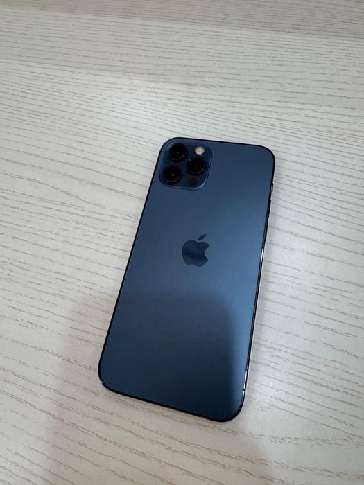 Телефон IPhone 12 Pro срочно сатылады
