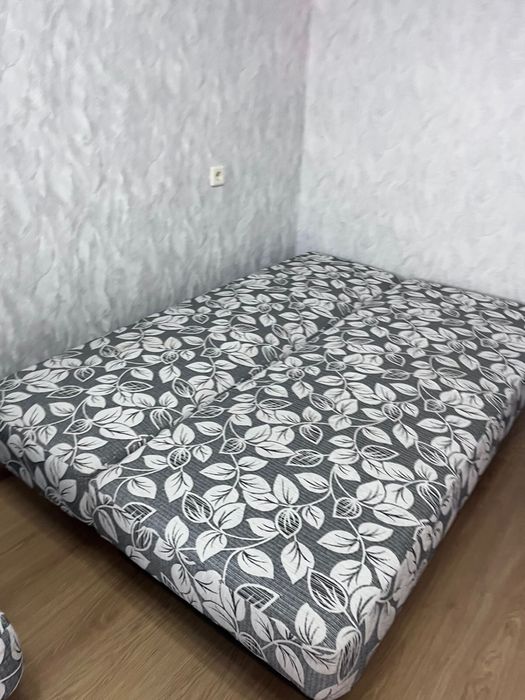 Продам диван с креслами. Состоянее хорошее.