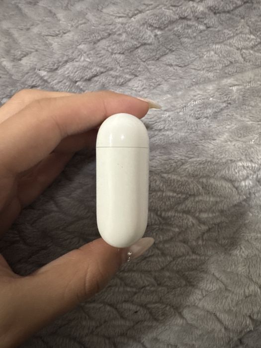 AirPods 2 в перфектно техническо състояние-ОРИГИНАЛНИ